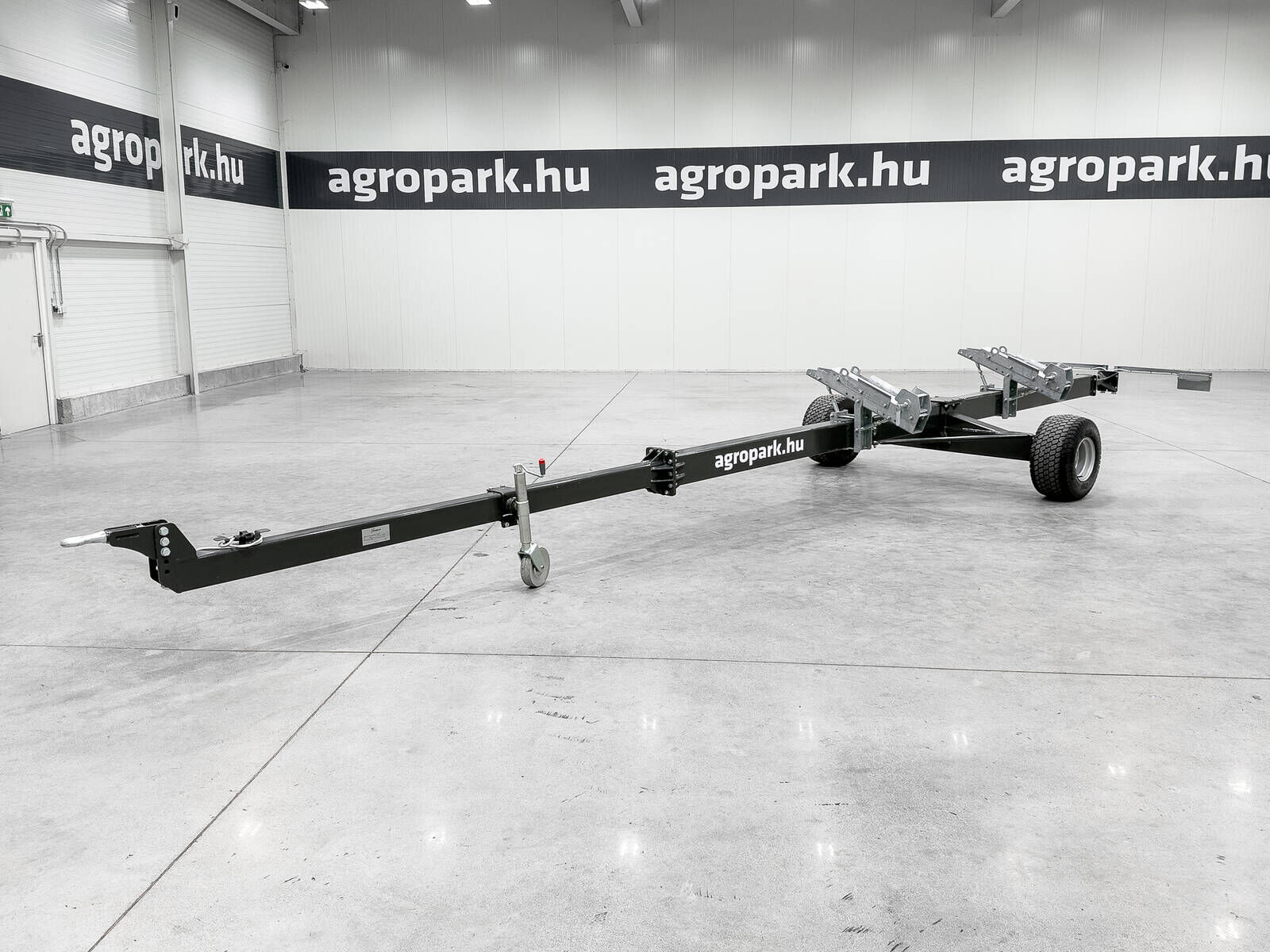 TA-600 trolley for SunSeed sunflower header 2