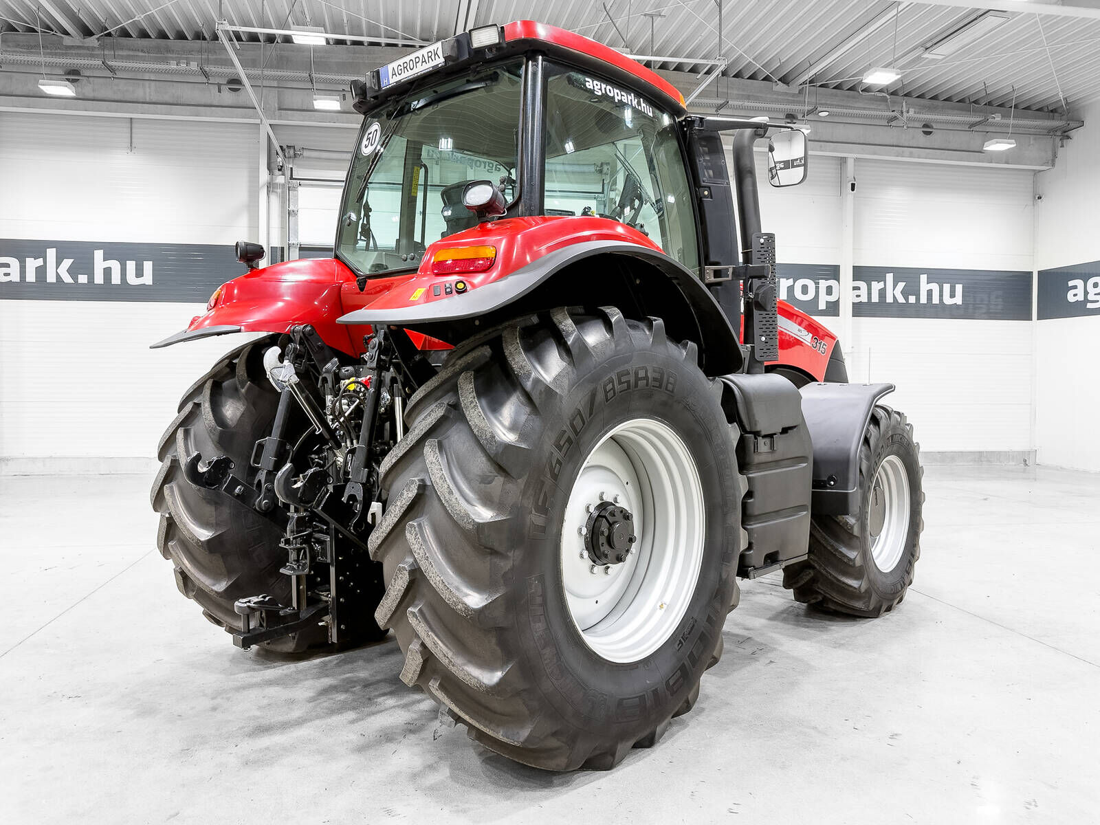 Case IH Magnum 315 tractor, Powershift 50 km/h, front ax 3