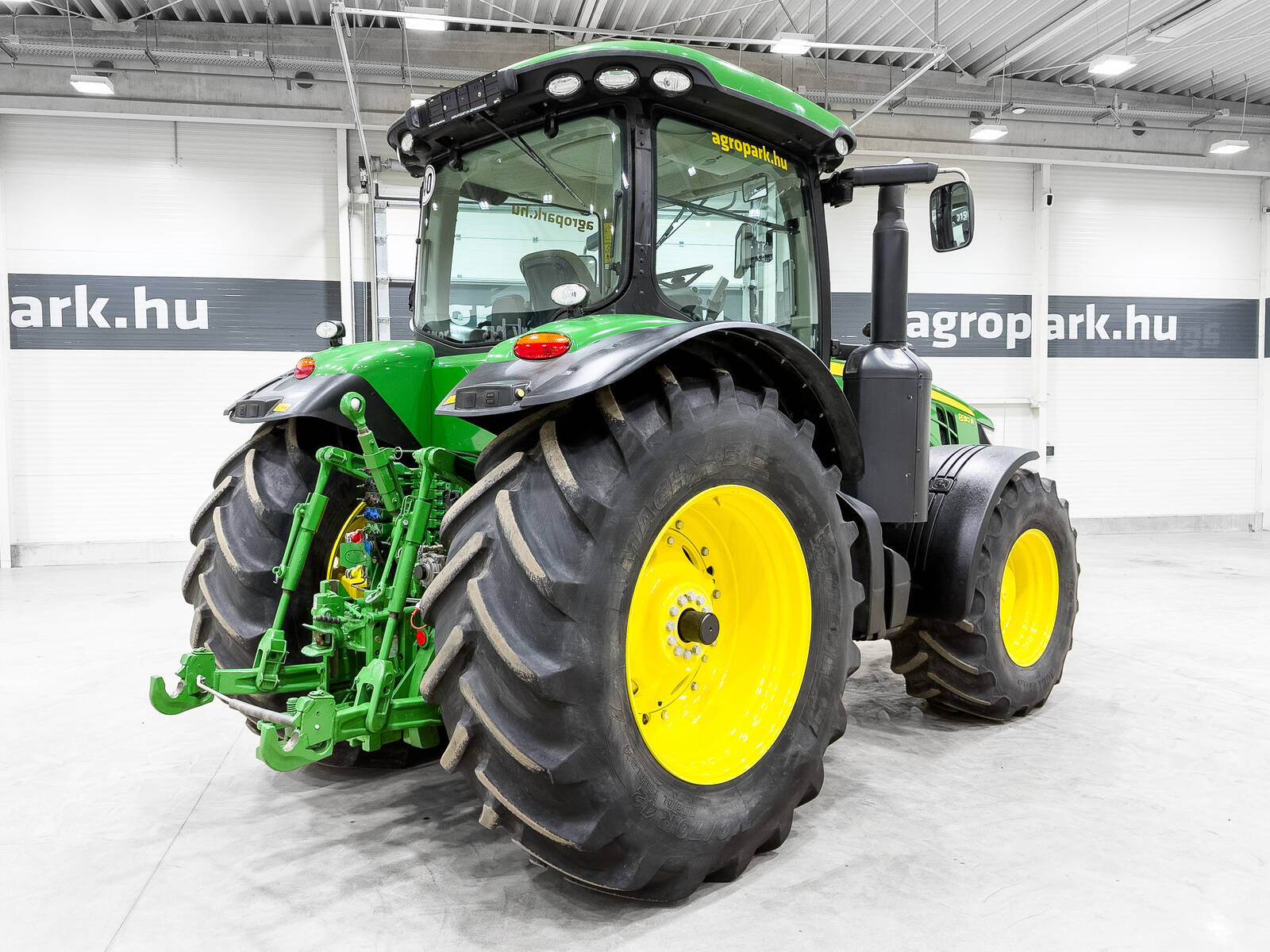 John Deere 8310R 16/5 Powershift, ILS, Active Seat, air bra 3