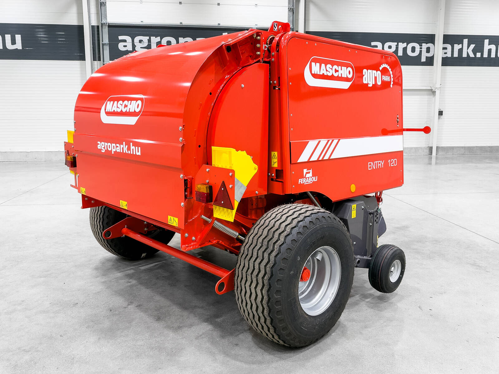 Entry 120 UNUSED fixed chamber round baler 3