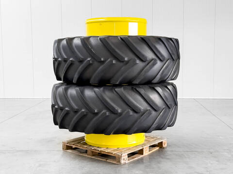 Sonstige mit Michelin 650/85R38 Reifen