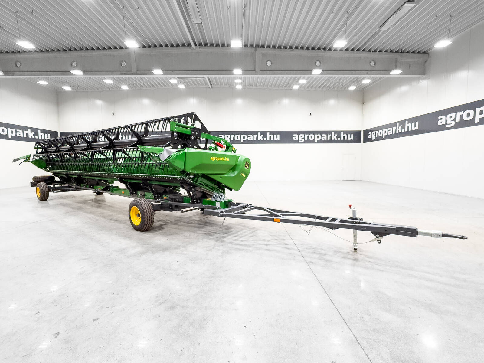 John Deere 730X 9,15 m variable depth grain header, rape si 2