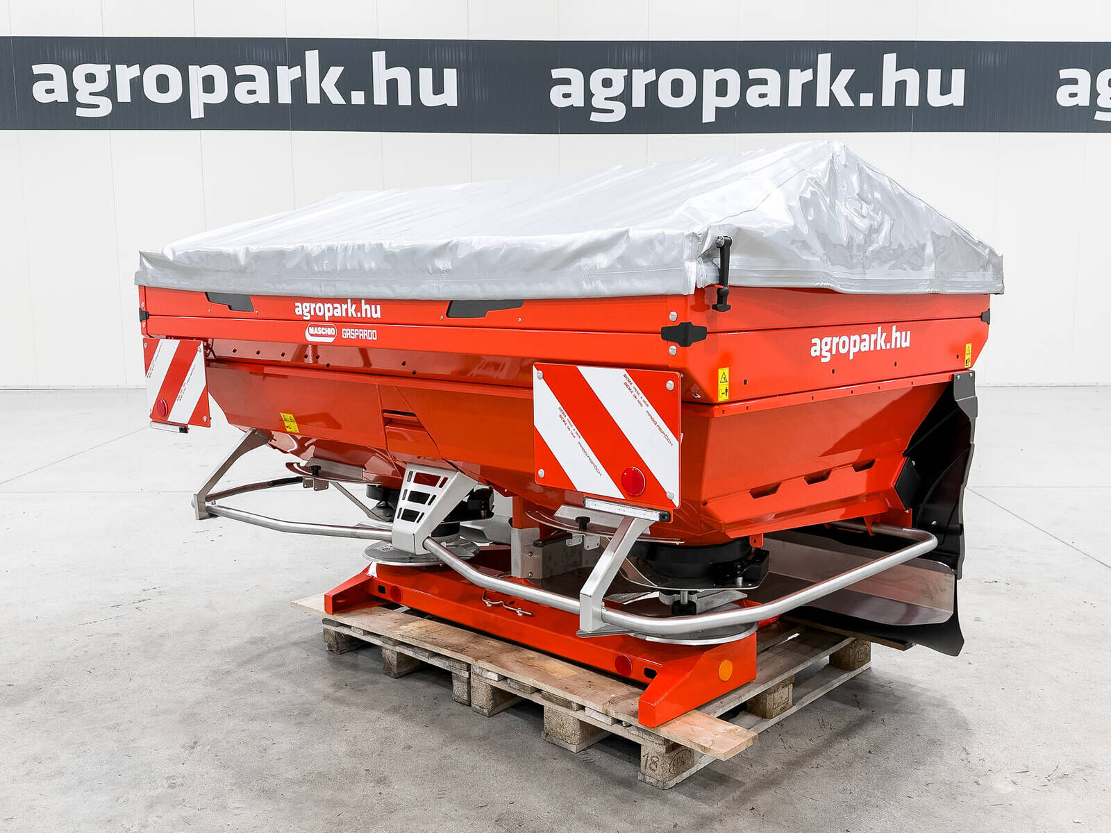 Gaspardo Primo E218 1805 liter, 12-36 m fertilizer spread 1