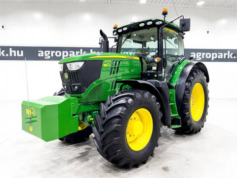 John Deere 6215R