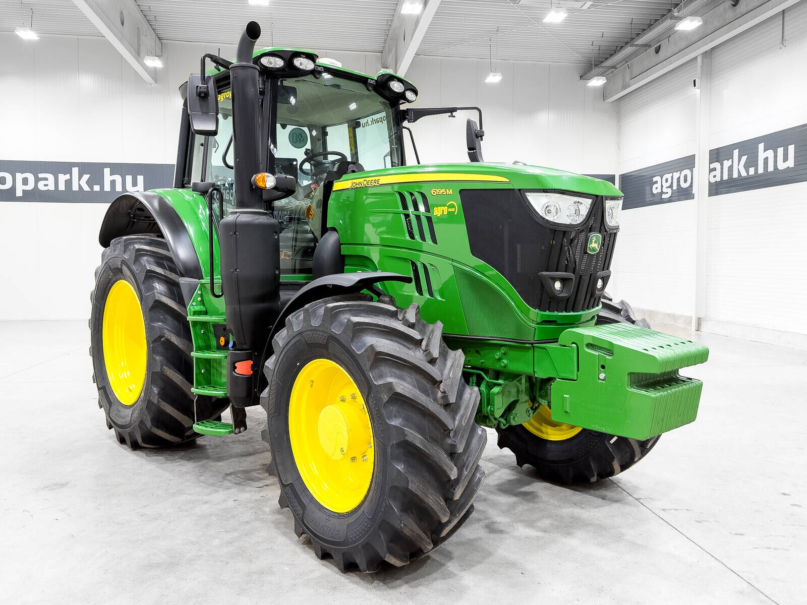 John Deere 6195M UNUSED tractor with full RTK, TLS, air bra 2