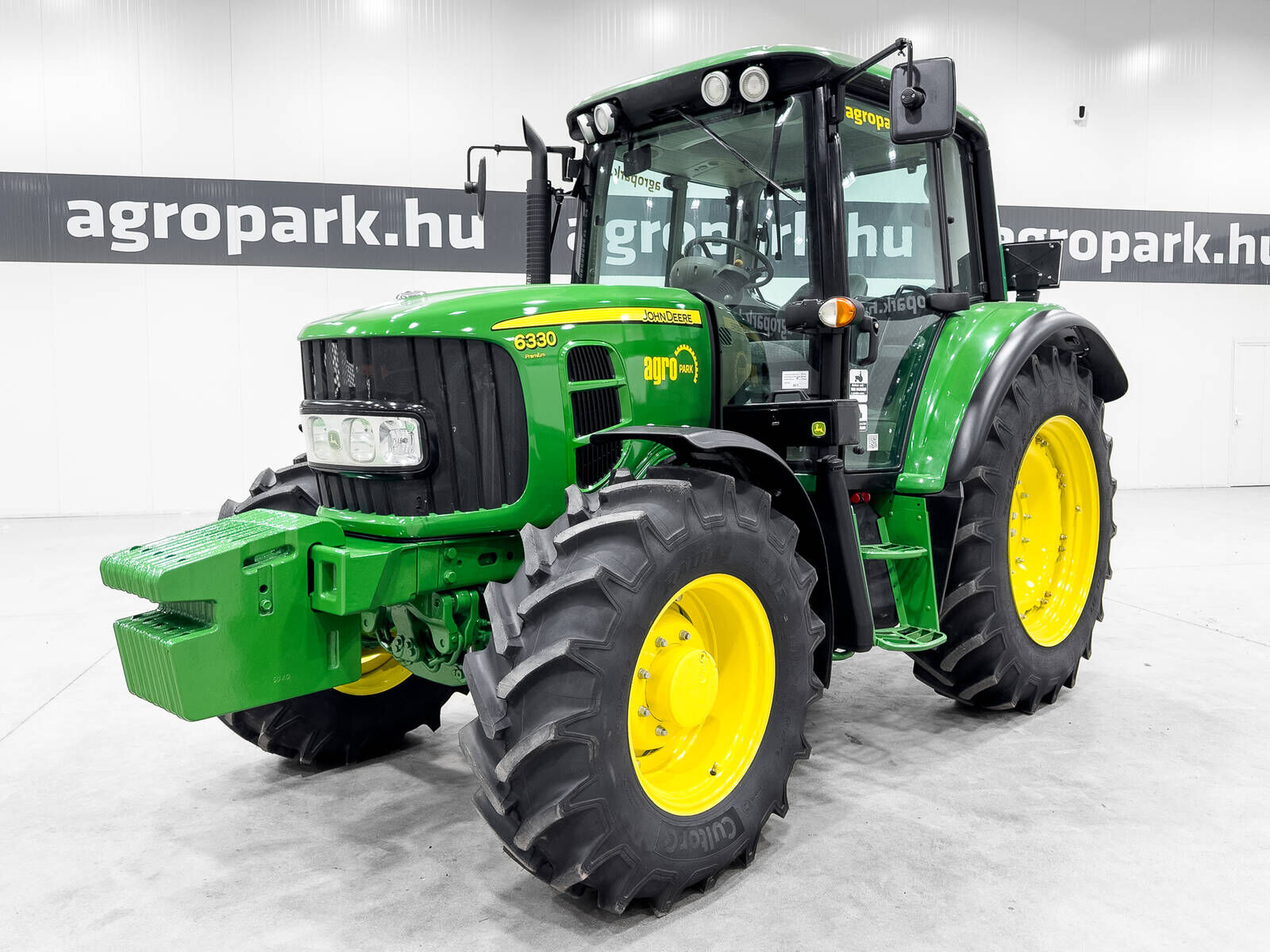 John Deere 6330 Premium tractor, PowerQuad 40 km/h, TLS, ai 1