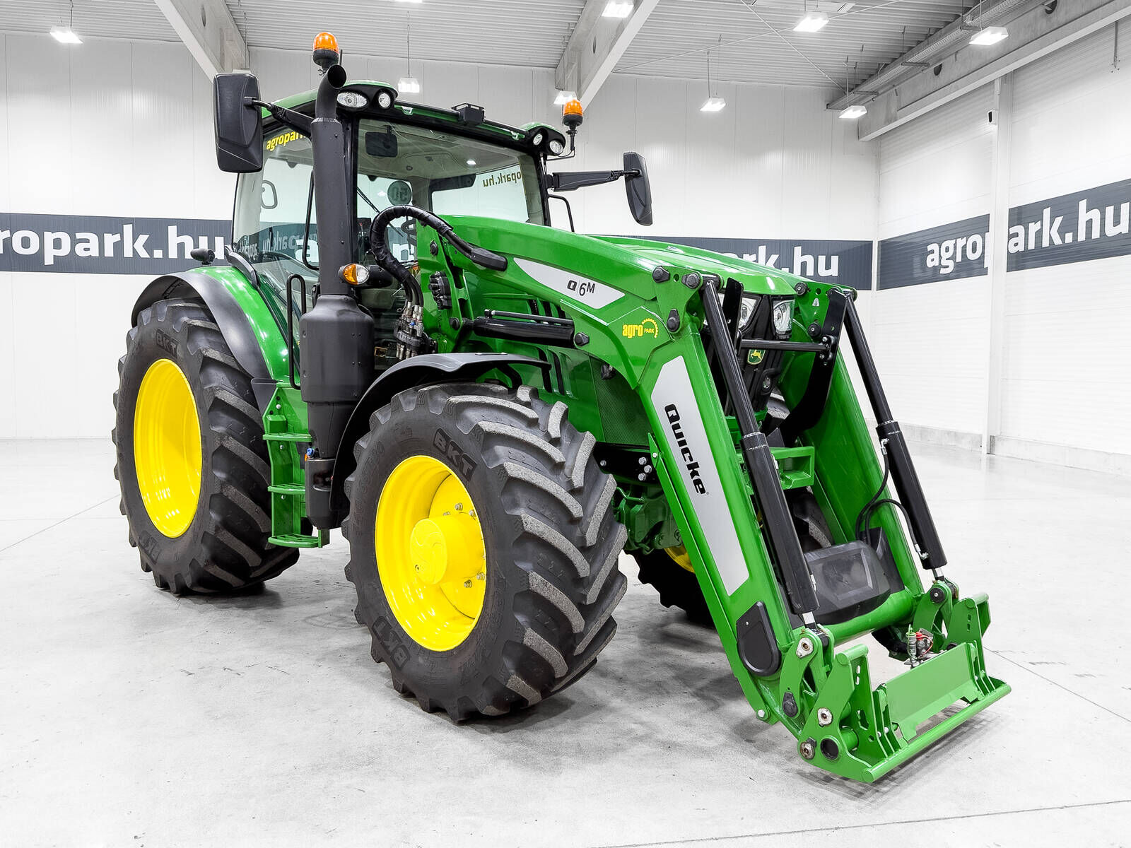 John Deere 6155R tractor, DirectDrive 50 km/h, TLS, HCS, RT 2