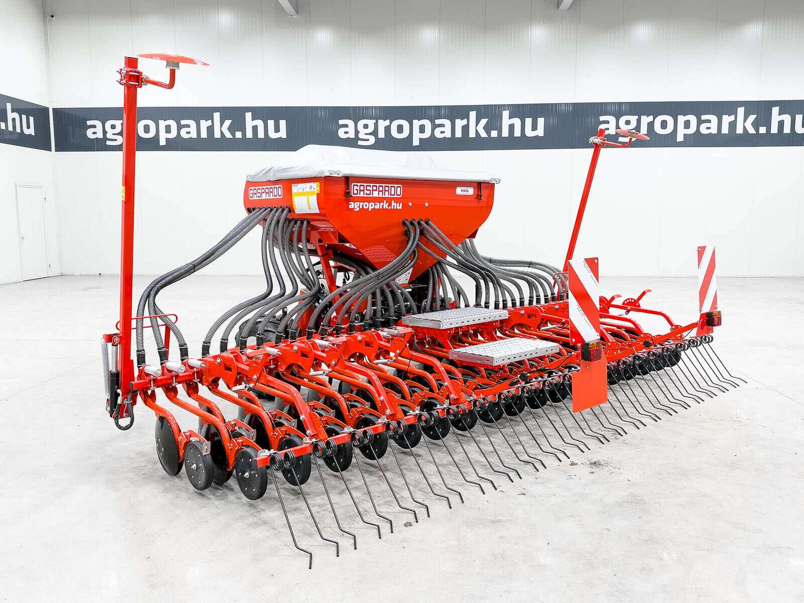 Gaspardo Pinta 450/36 4.5 m pneumatic seeder, 1,000 l see 2