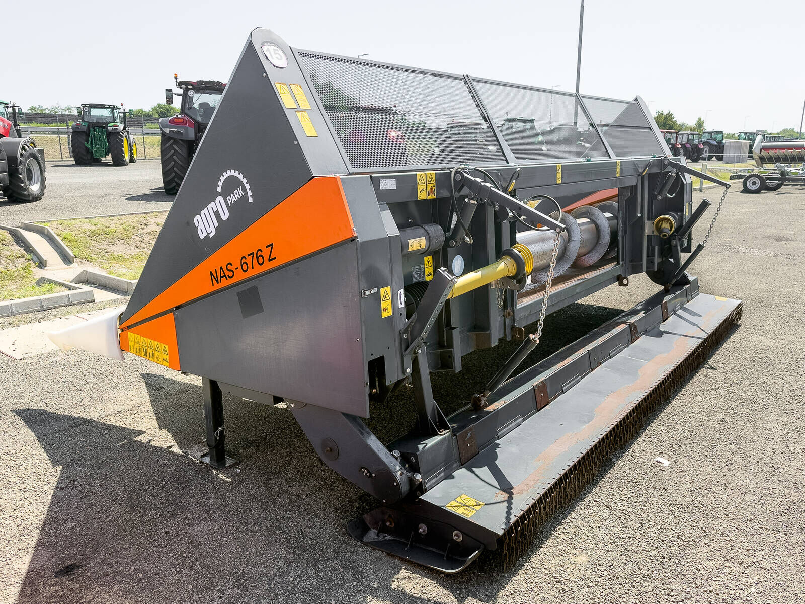 676 Z sunflower header, with chopper for John De 3