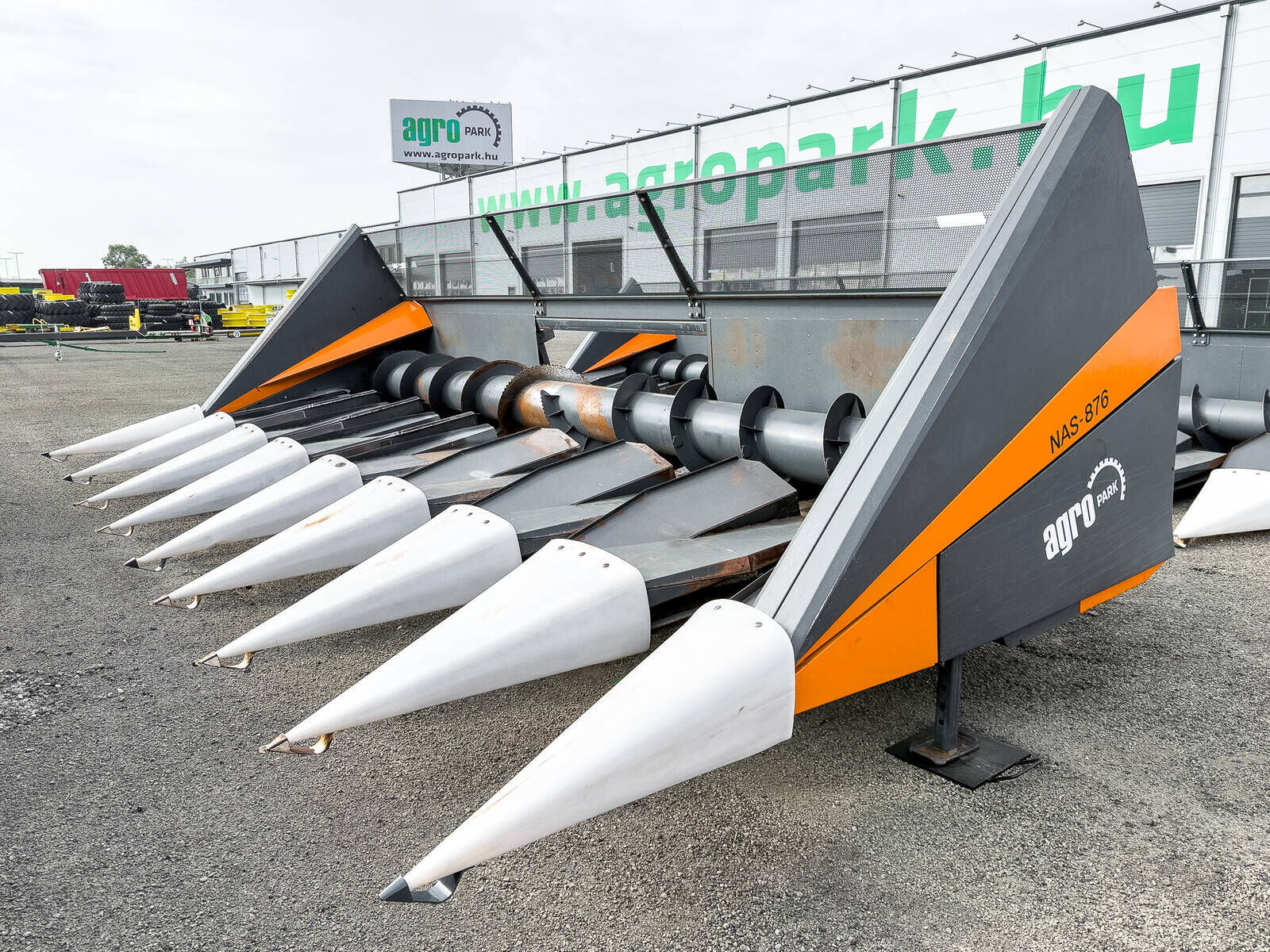 876 8 rows, 75 cm row spacing, for New Holland c 1