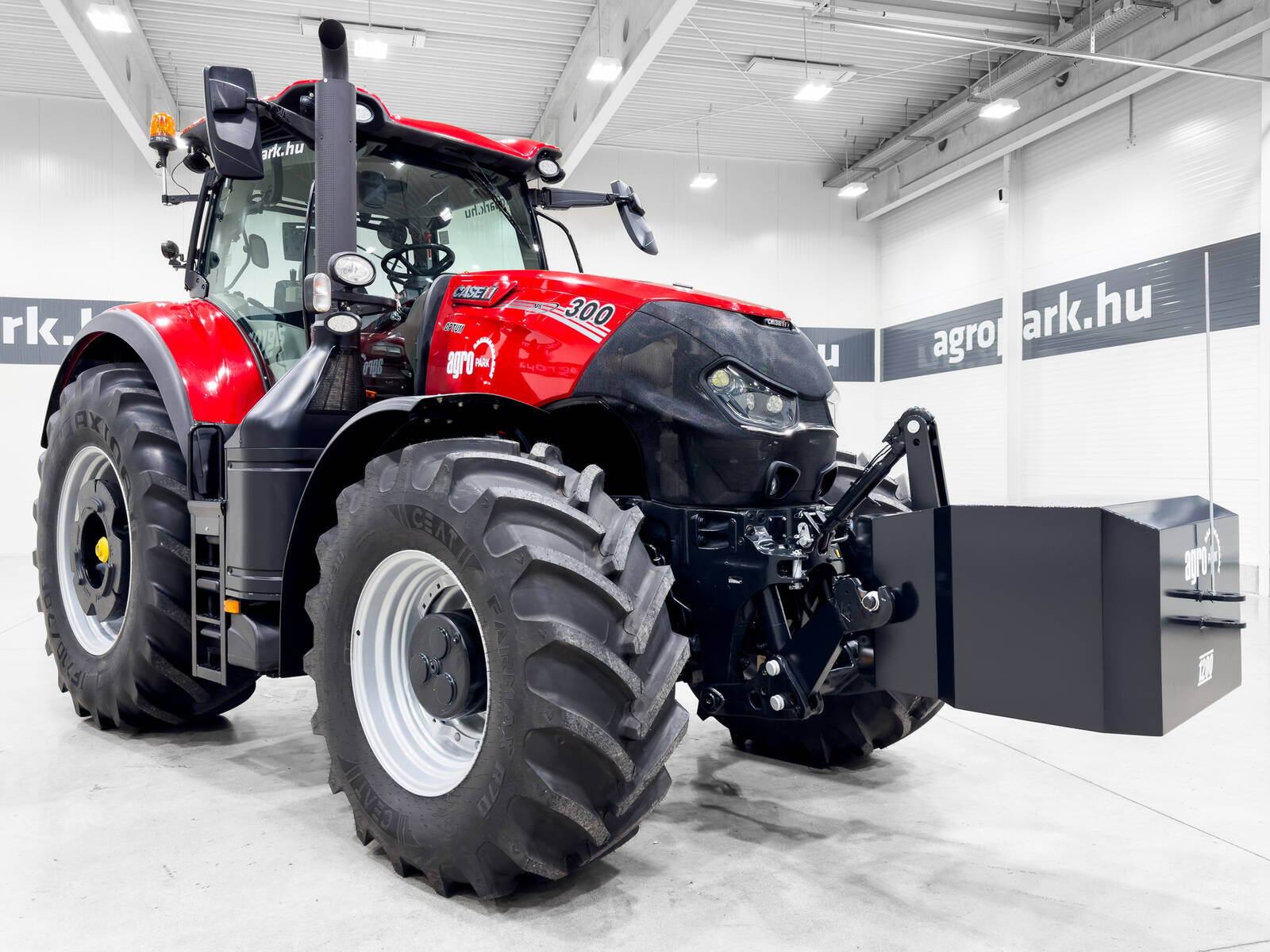 Case IH Optum 300 CVX CVXDrive 50 km/h, axle suspension, 2