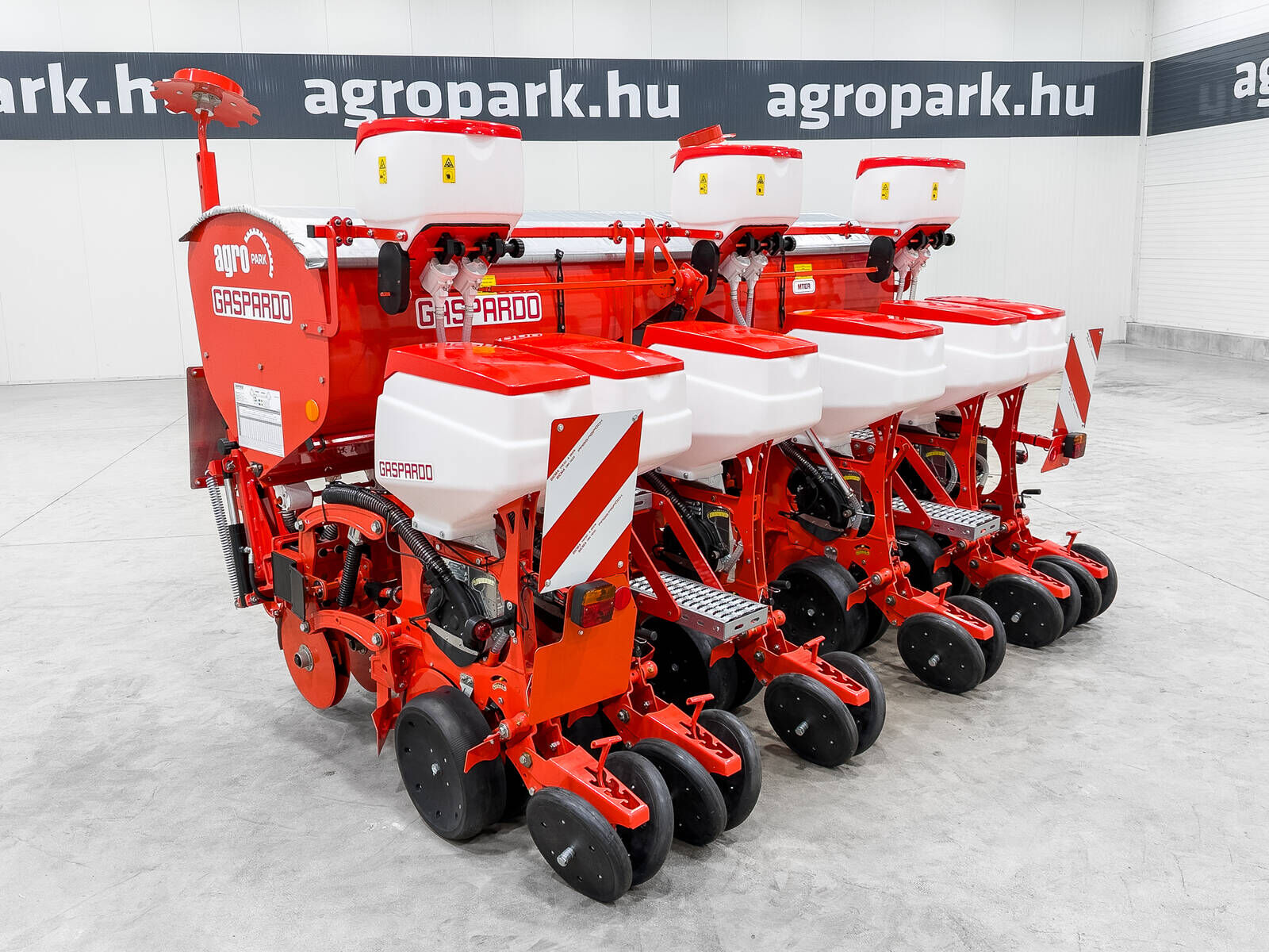 Gaspardo MTE UNUSED 6-row precision seed drill with mecha 2