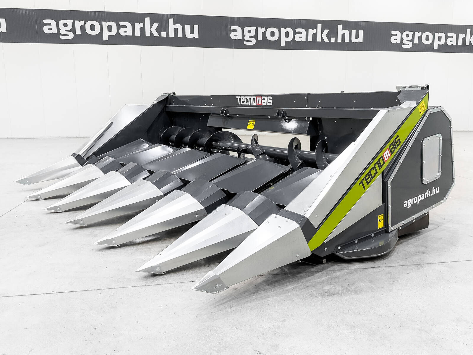 Tecnomais TM3 6R 6 row (75 cm), rigid corn header for Claa 1