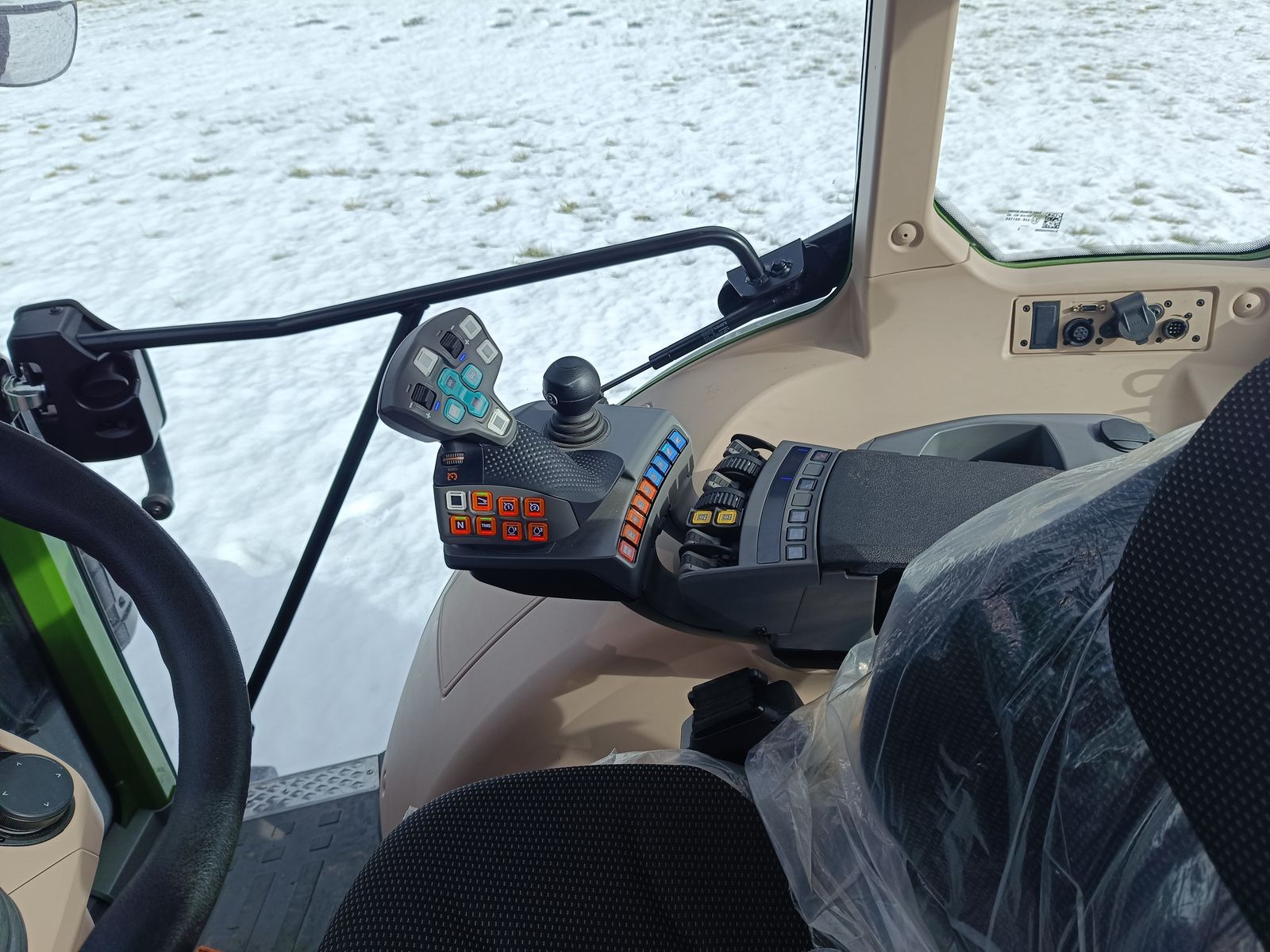 Fendt 211 Vario (Gen3) 3