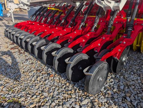 Pöttinger LION 3030 + VITASEM M 3000 DD