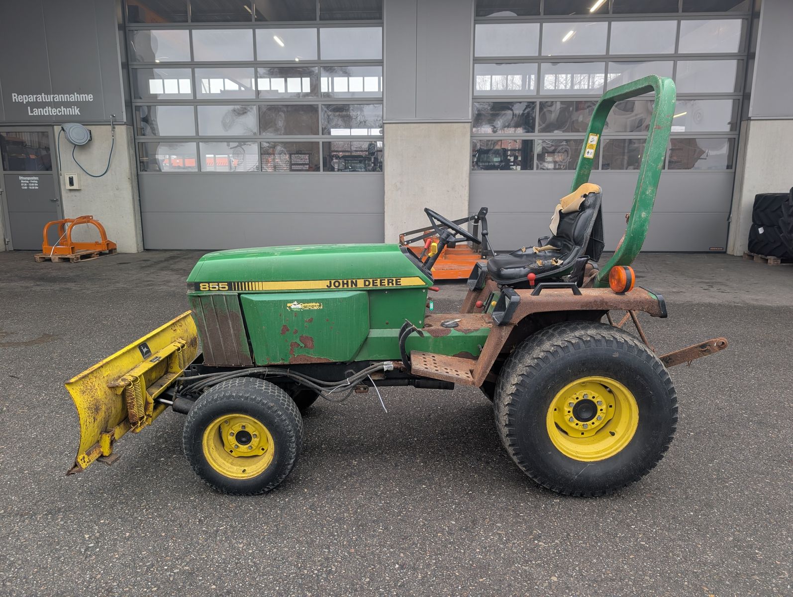 John Deere 855 2