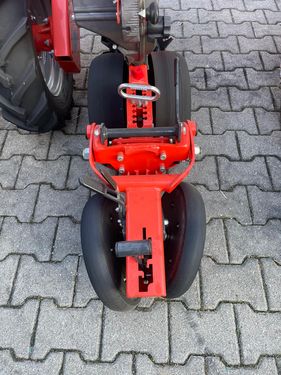 Kuhn Maxima 3 R - 8 reihig