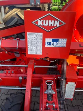 Kuhn Maxima 3 R - 8 reihig