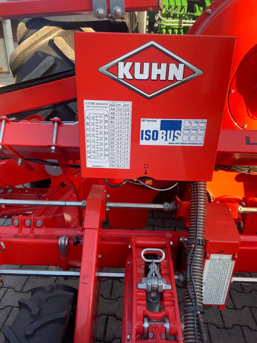 Kuhn Maxima 3 R - 8 reihig 3