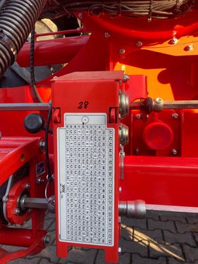 Kuhn Maxima 3 R - 8 reihig