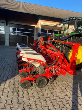 Kuhn Maxima 3 R - 8 reihig