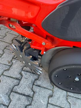 Kuhn Maxima 3 R - 8 reihig