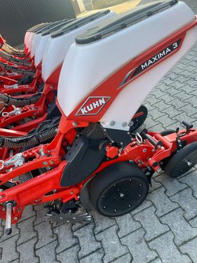 Kuhn Maxima 3 R - 8 reihig
