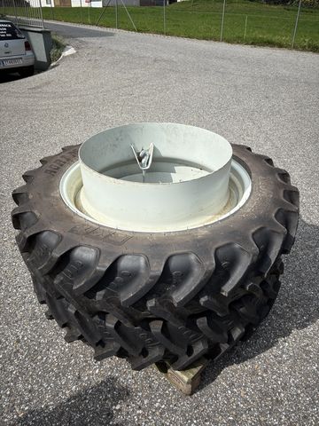 BKT 320/85R36 Zwillingsräder