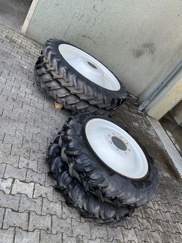 Alliance 270/95R32 und 270/95R48 zu Valtra