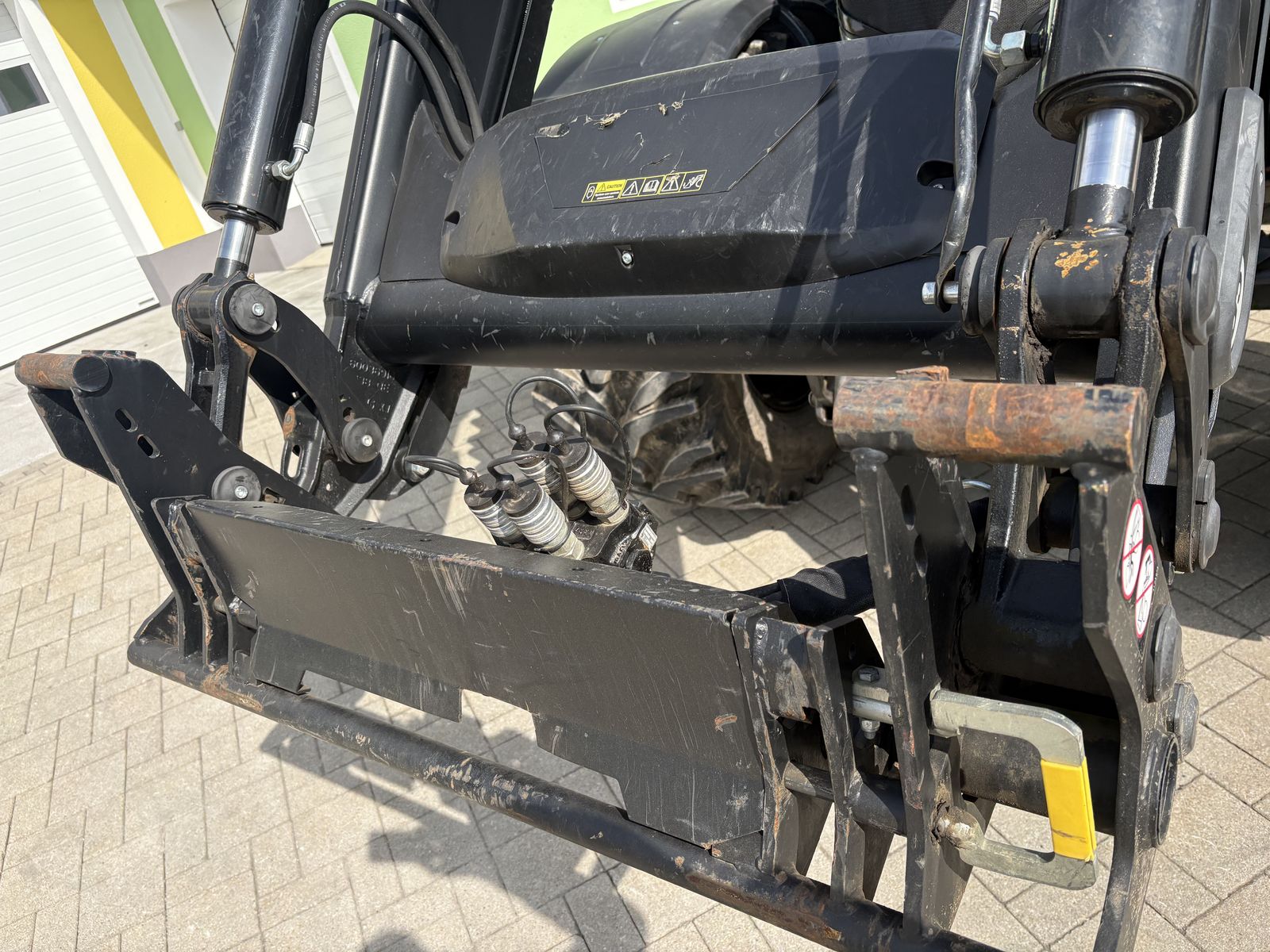 Quicke Q5M zu Valtra N4/N5 2