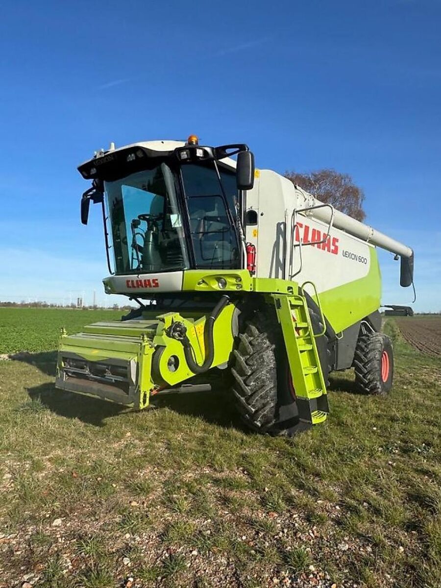 Claas Lexion 600 + SW V900 + Anhänger 1