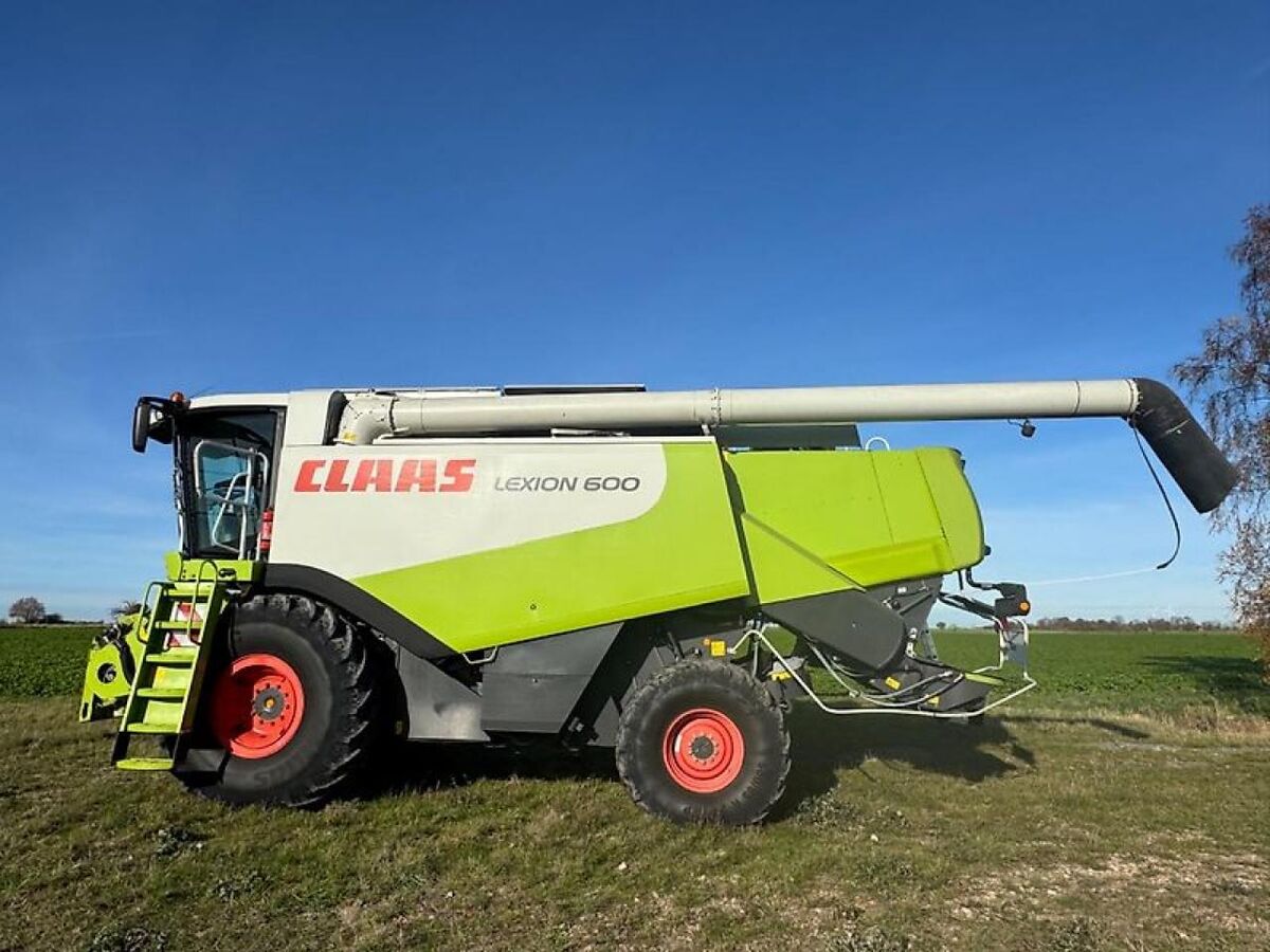 Claas Lexion 600 + SW V900 + Anhänger 2