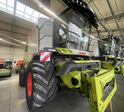 Claas Trion 750 Montana