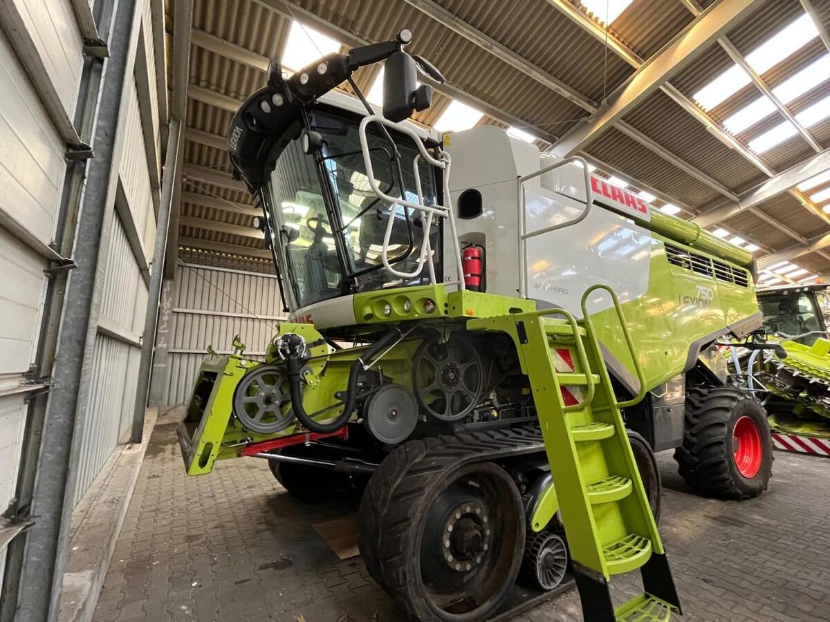 Claas Lexion 750 TT 4WD 1