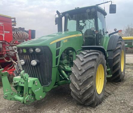 John Deere 8430