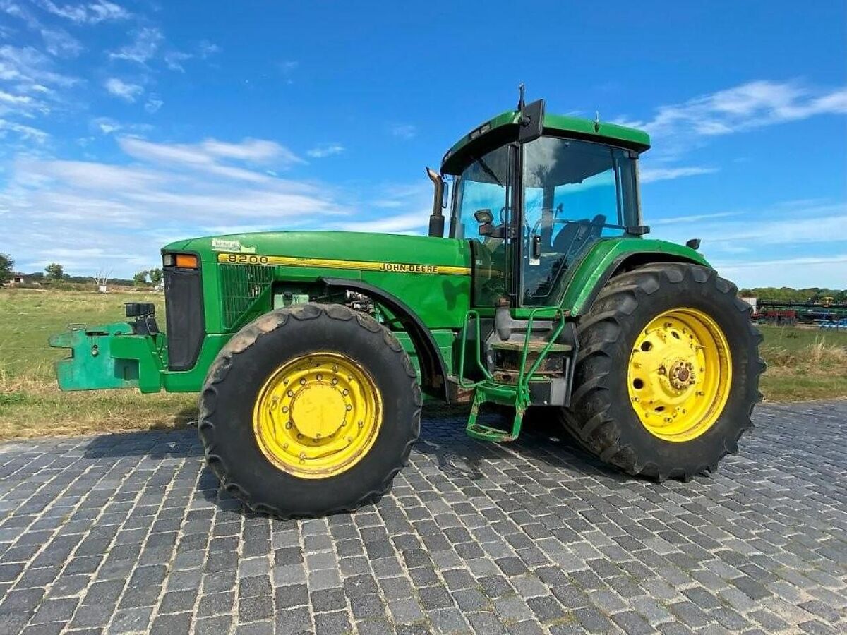John Deere 8200 3