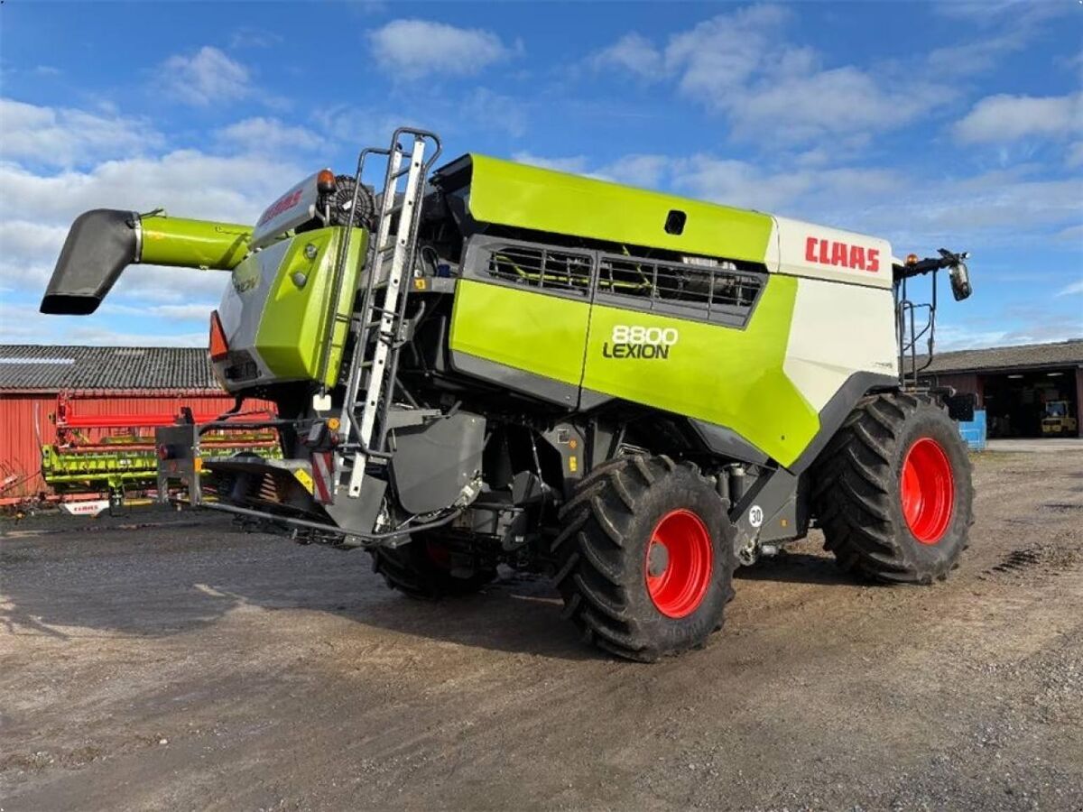 Claas Lexion 8800 4WD 3