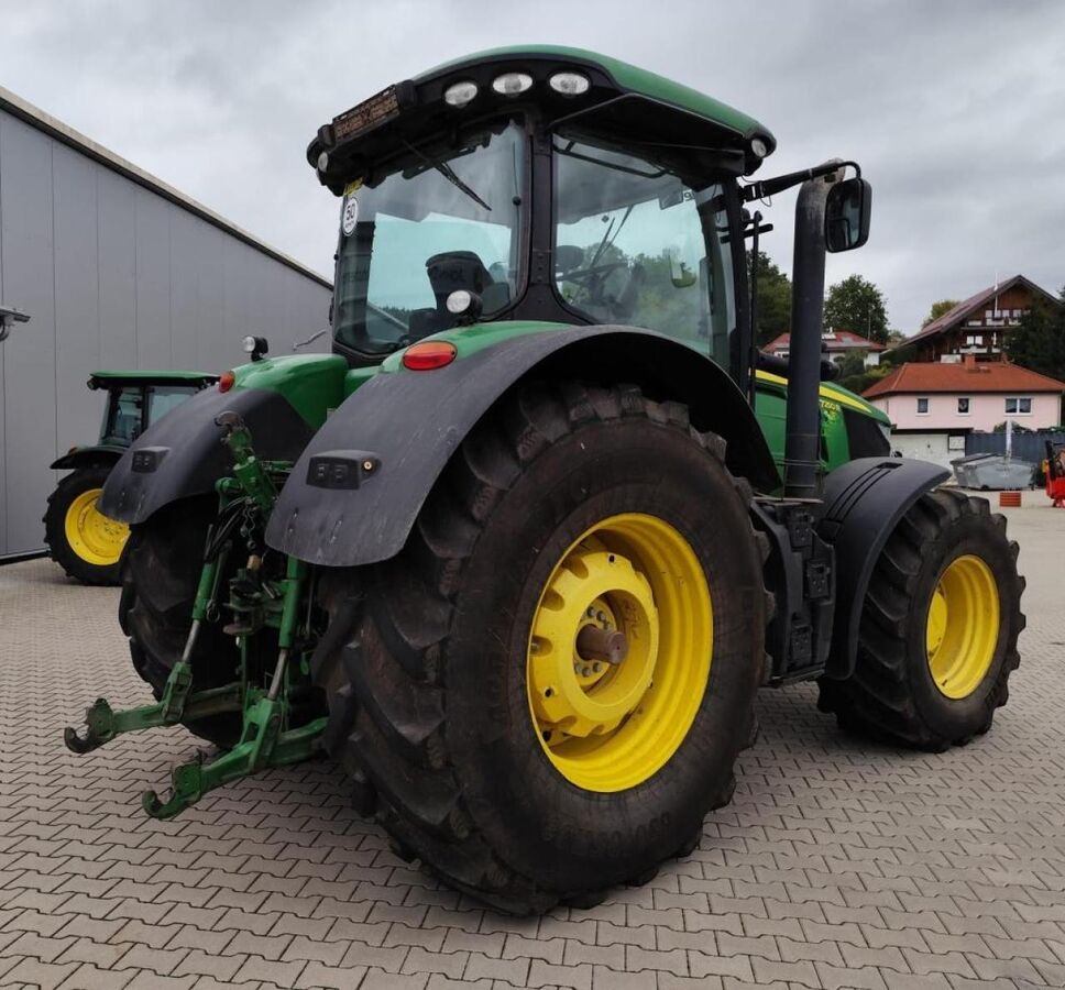 John Deere 7250 R e23 2