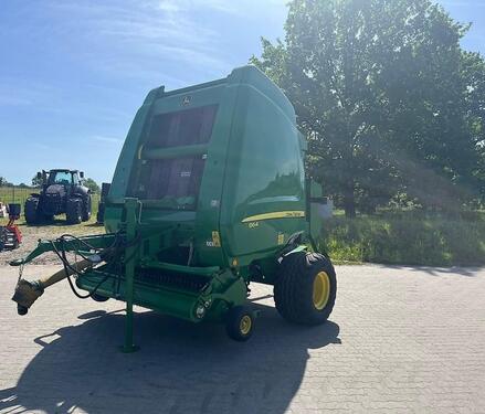 John Deere 864