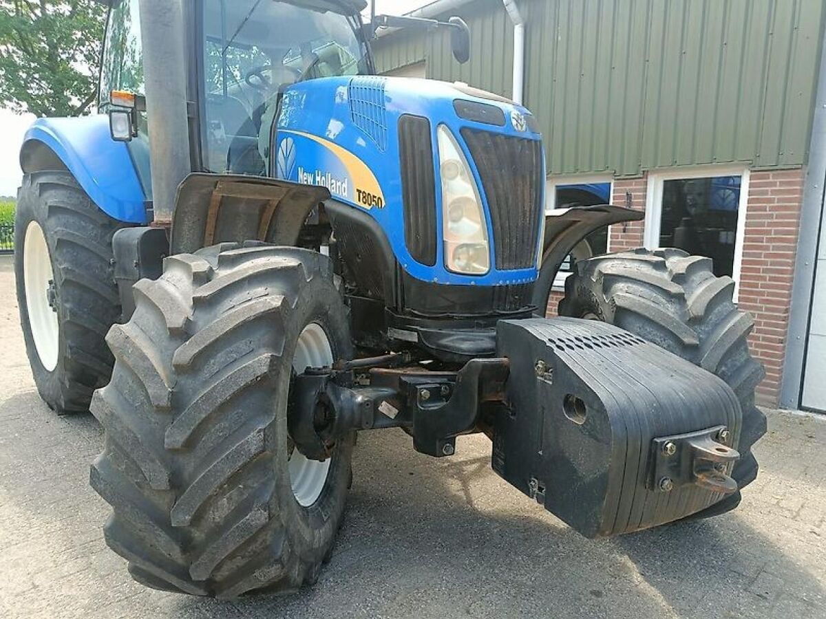 New Holland T8050 Supersteer Powershift 2