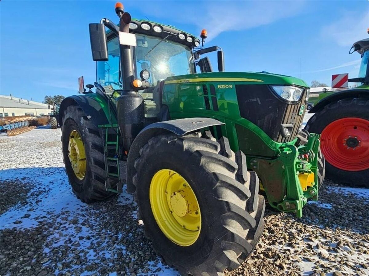 John Deere 6250R 2
