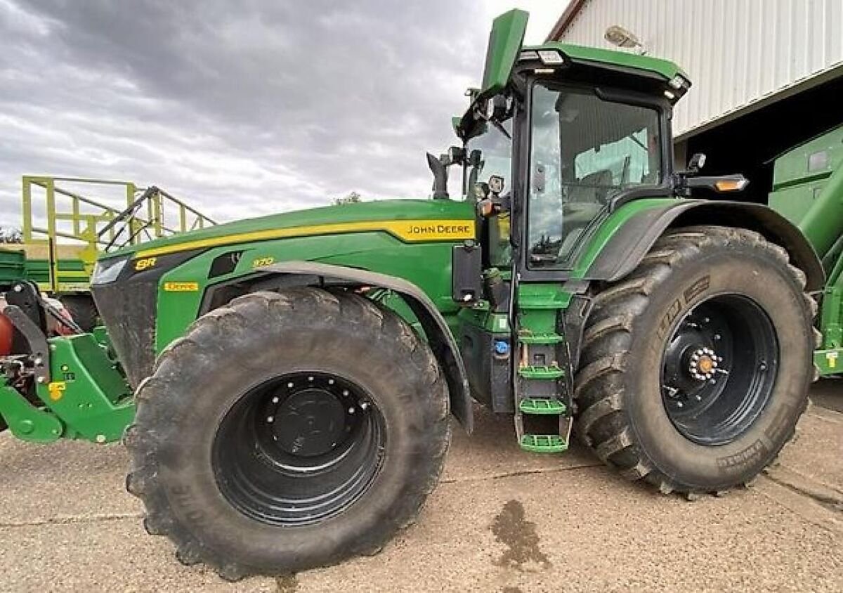 John Deere 8R370 E23 2
