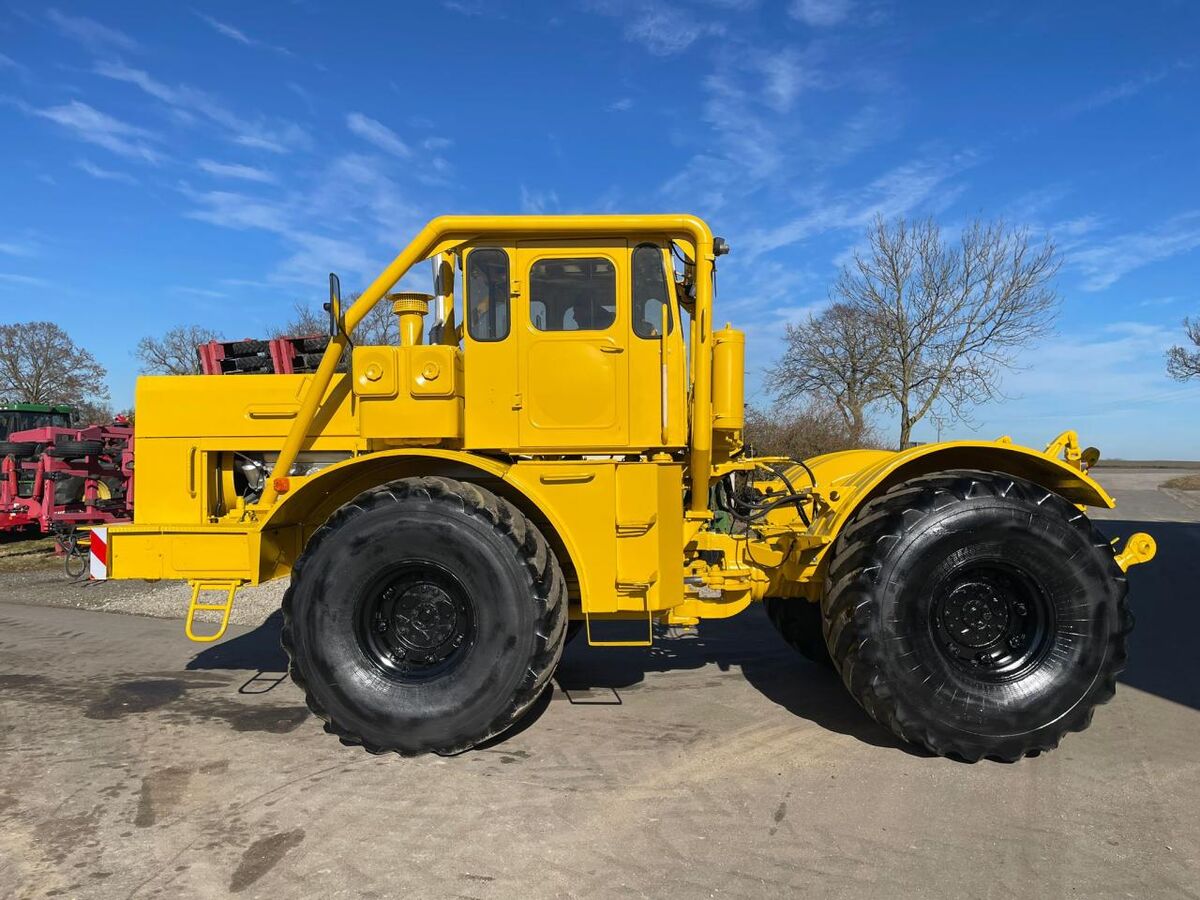 Kirovets K700A V8 2
