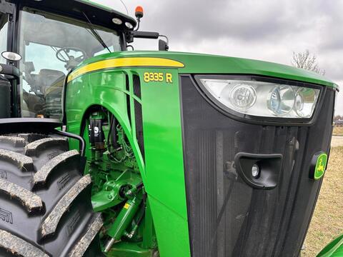 John Deere 8335R