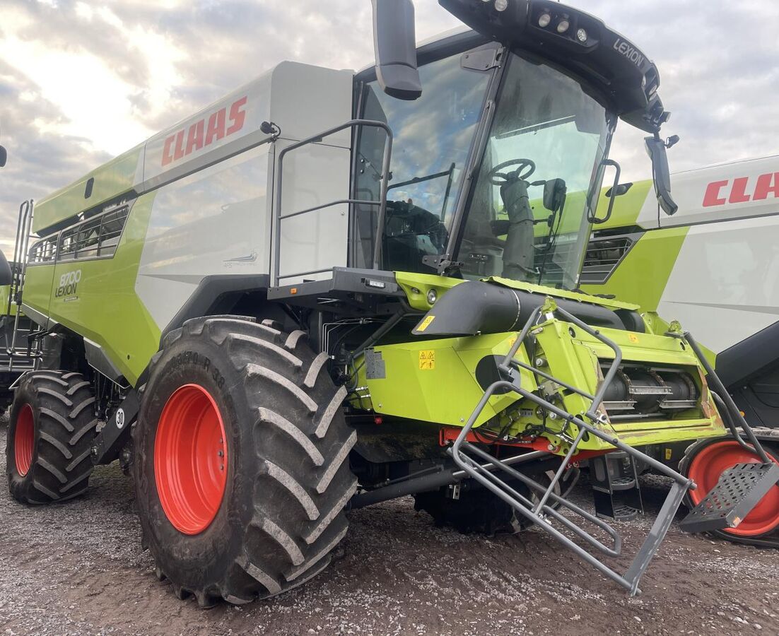 Claas Lexion 8700 Allrad 1