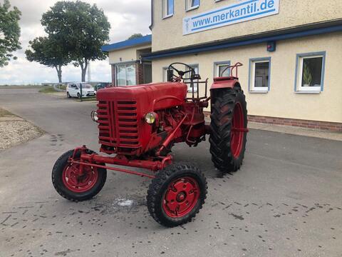 McCormick Farmall F-265