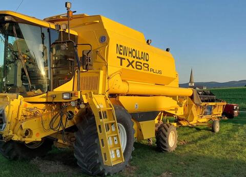 <strong>New Holland TX 68 Pl</strong><br />