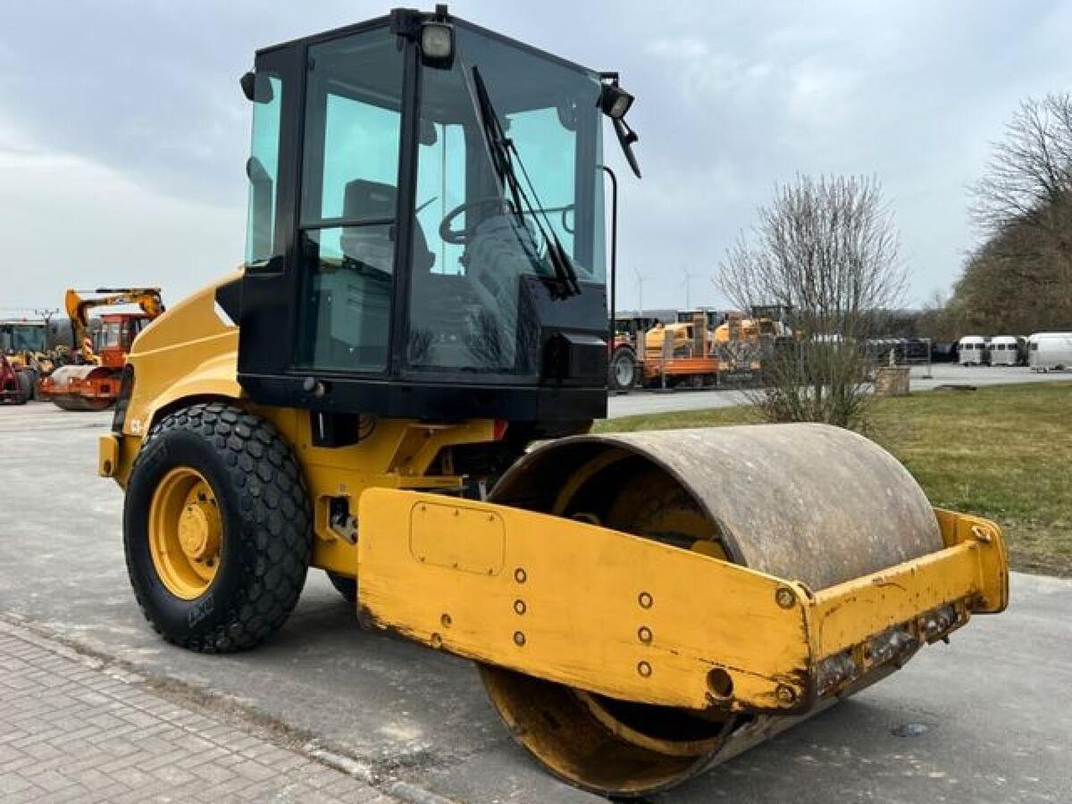 Caterpillar CS423E Planierwalze 1