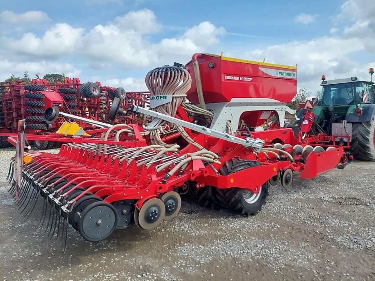 Pöttinger Terrasem R4 Fertilizer 2