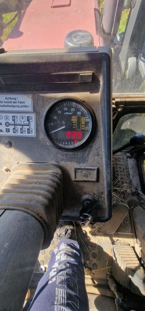 Belarus MTS 820 + Frontlader Stoll 2